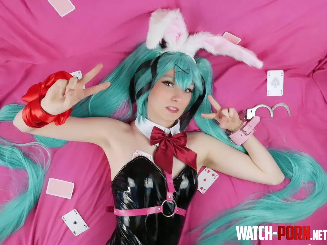 Rabbit Hole Miku Cosplay by Unnkwn