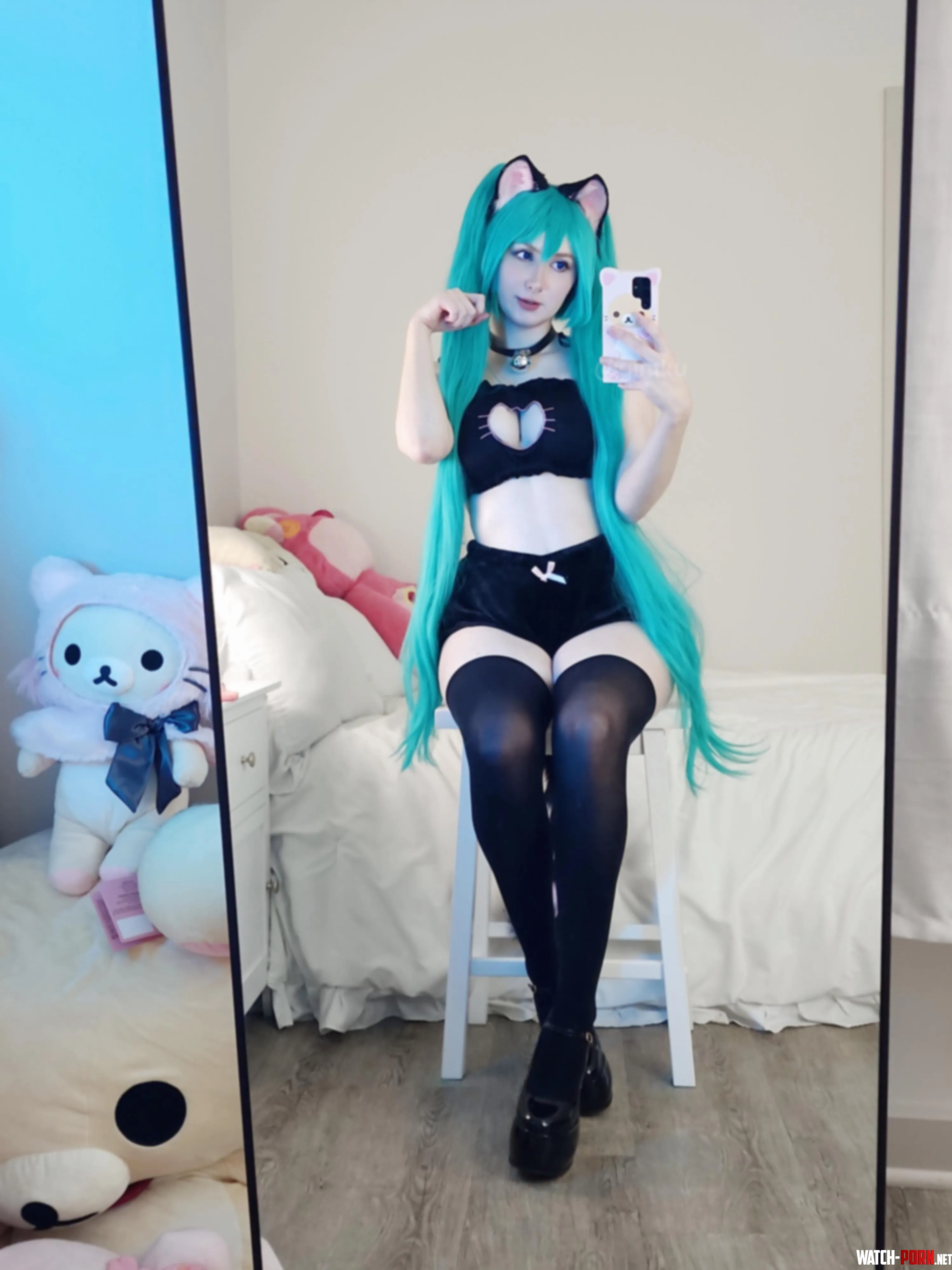 Neko Hatsune Miku Cosplay by gintkunya by gintkunya