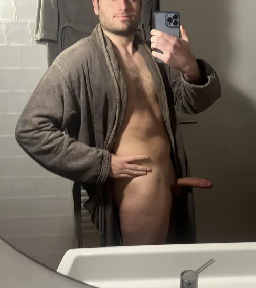 Thumbnail Freshly showered in my bathrobe by LocksmithSea3113