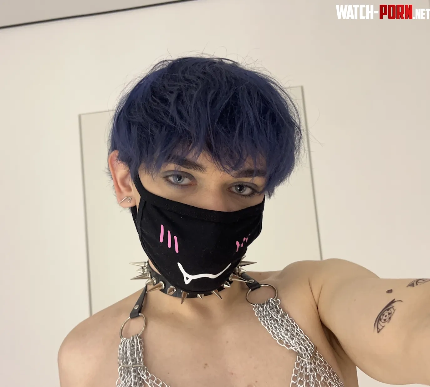 What do you think of femboy wearing mask by TheKittenzClub