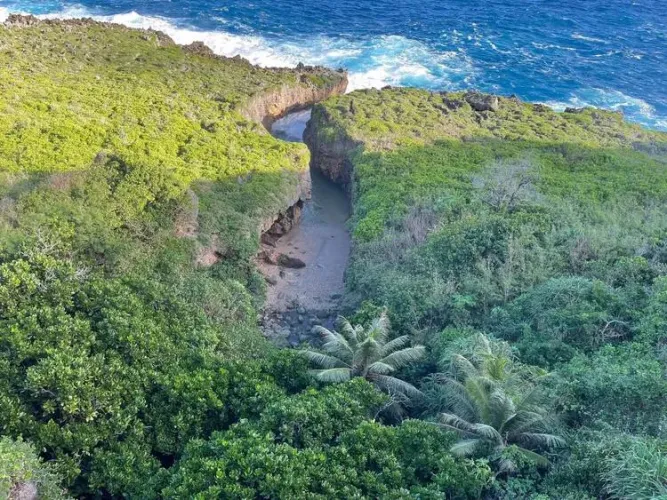 Thumbnail Northern Mariana Islands beach by colapepsikinnie