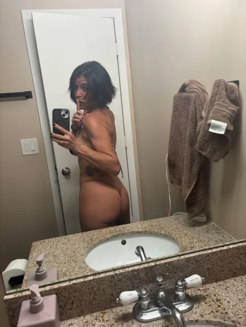 Thumbnail This mom needs a fuck  whos in by realsexxyladdyy