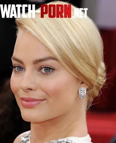 Margot Robbie by HWKD65